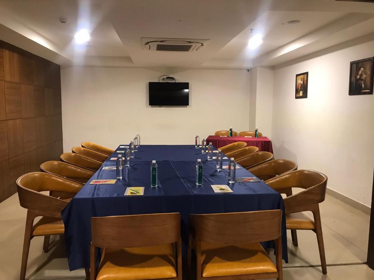 Hotel Parkelite Gannavaram Ngoại thất bức ảnh